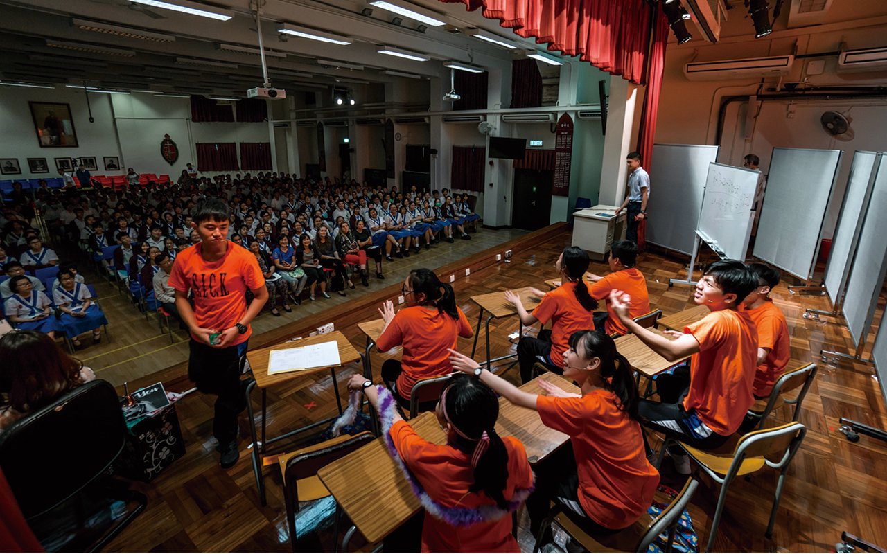 為學生創造多元文化的國際校園環境,使學生習慣於運用英語溝通交流。