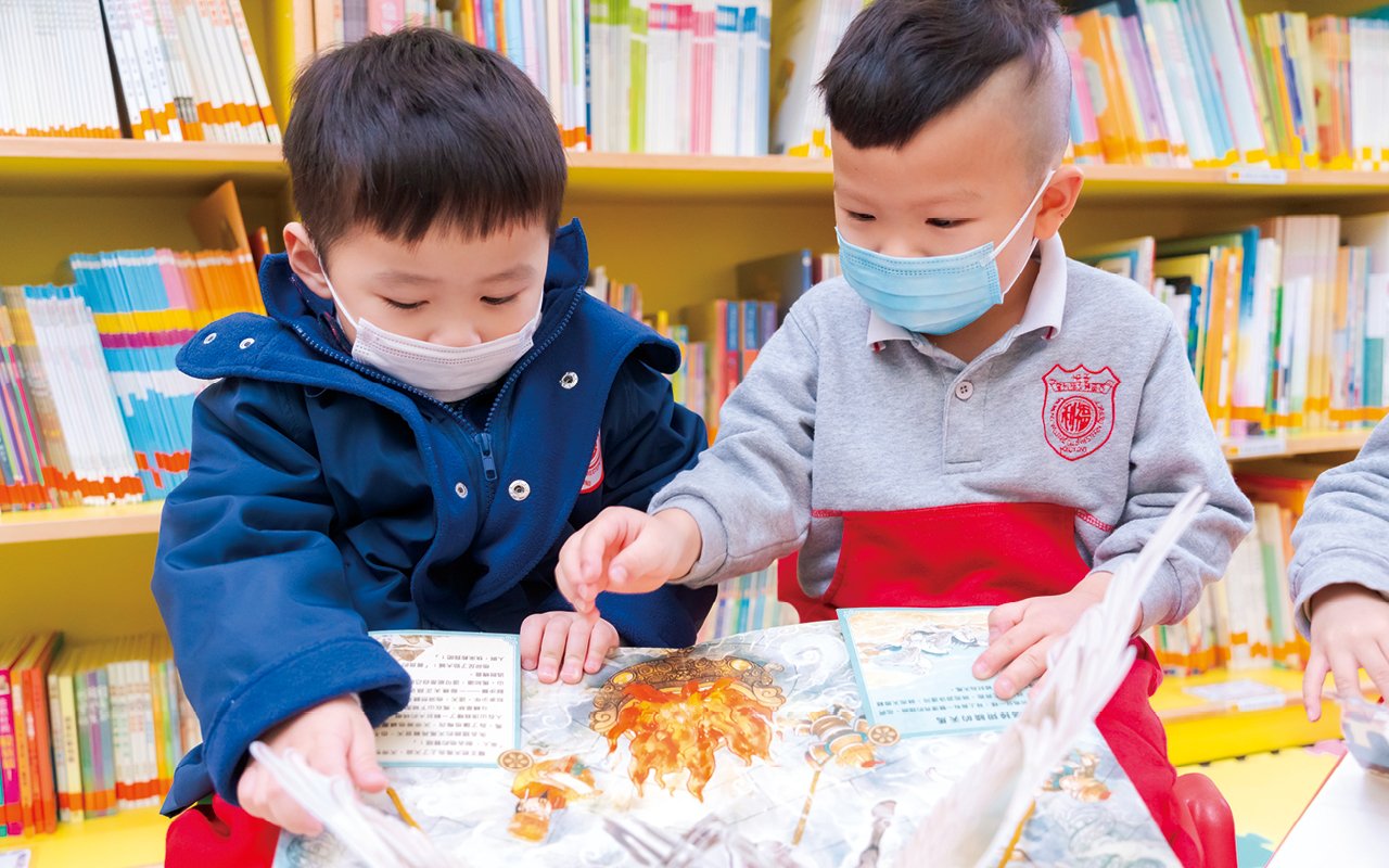 学校尤其重视校舍设计,想方设法打造多个特色教室,旨在为学生提供不同的感官刺激学习和广泛教材,助其拓展所学,奠定良好的学习基础。