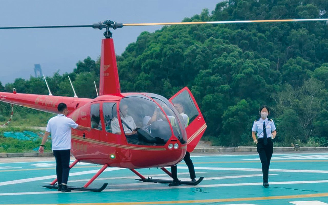 真實航空訓練 飛越鹽田港