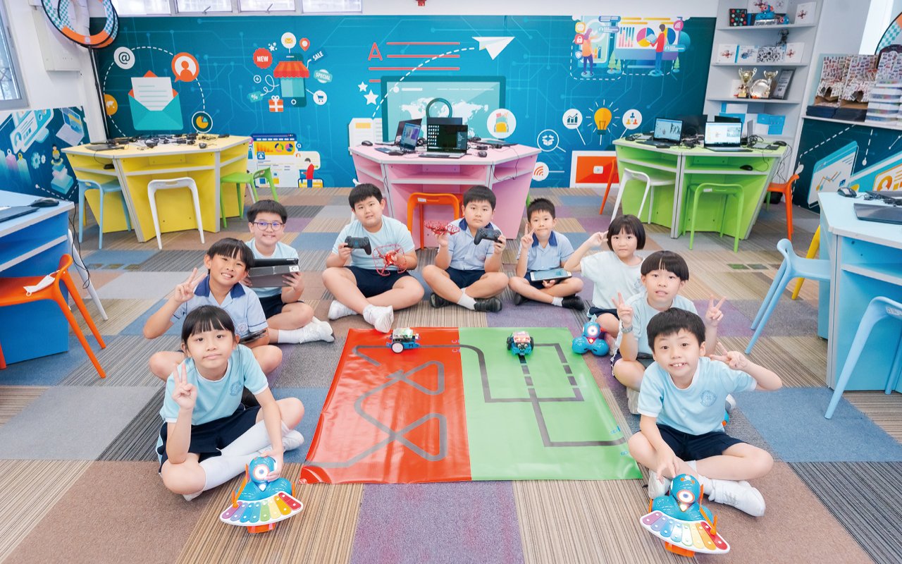 「學校積極舉辦多元化學習活動,提供機會讓同學將所學知識學以致用,豐富他們的學習經歷。