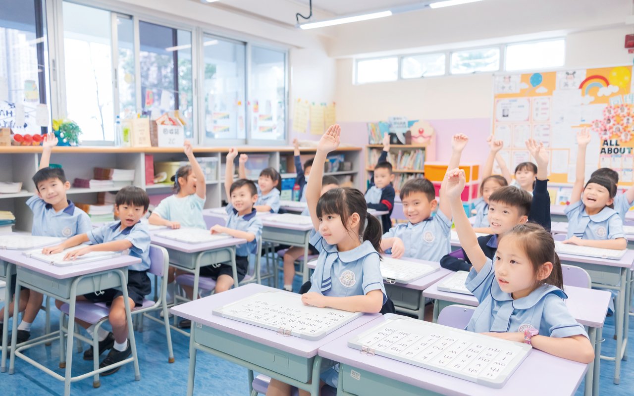 學校除了重視學生的學業成績外,更將學習活動與價值觀教育緊密結合,通過一系列課堂活動來傳遞正向價值觀。
