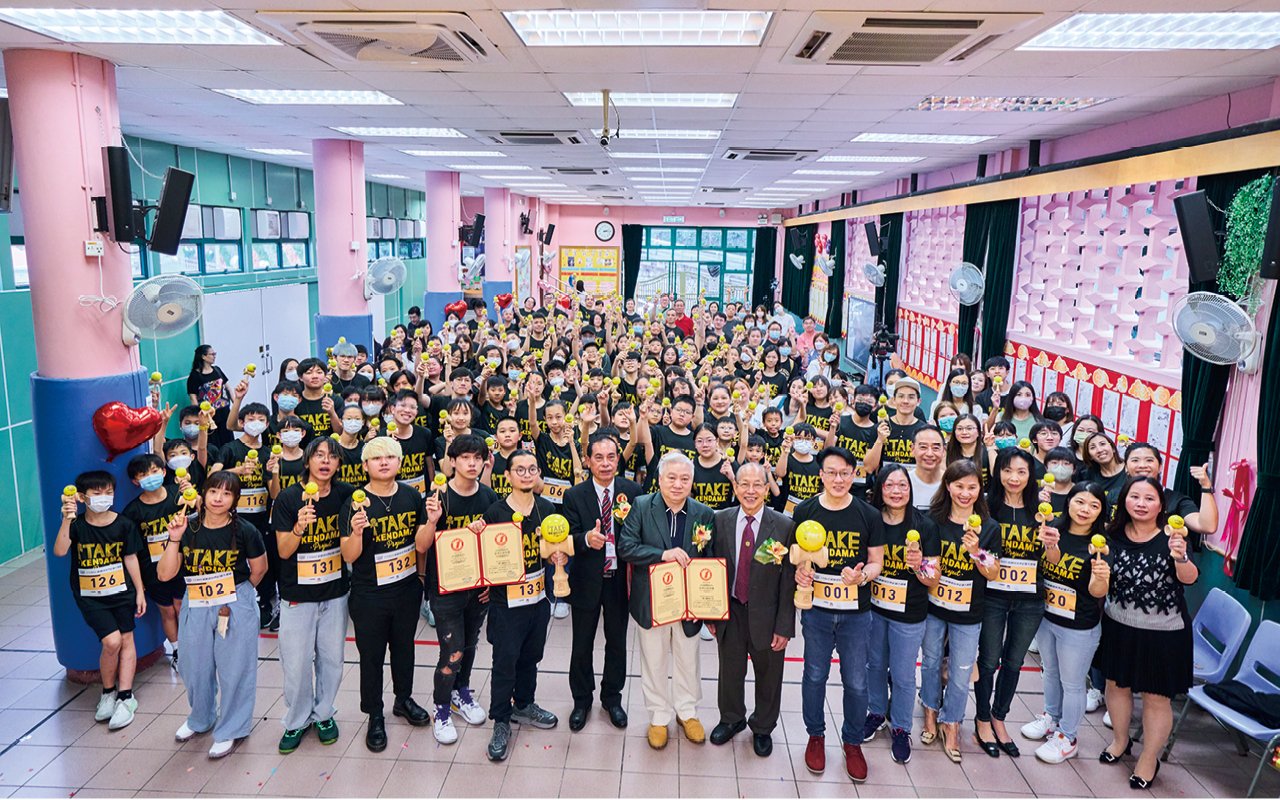 黃校長及其教學團隊本着對教育的熱誠,用心教學並收獲出色成果,教學質素備受外界肯定。