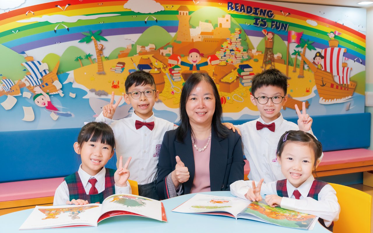 香港中文大學校友會聯會張煊昌學校以學生為本,投放資源聘請 4 名外籍英語老師,安排他們負責不同的英語課程與課外活動,積極地營造豐富的英語語境。