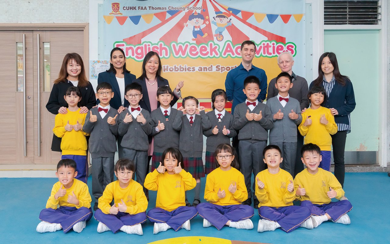 英文科四至六年級參加教育局的英語學習計劃「Keys2 Literacy Development」,每個年級設四個單元,每星期安排外籍老師與本地老師教授兩堂「Keys2」課,提升學生的閱讀與寫作能力。