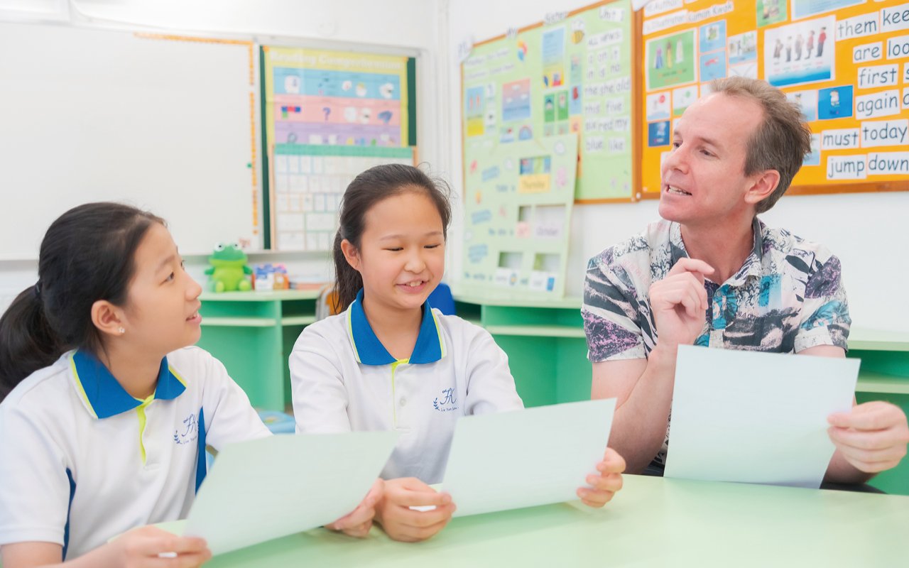 學校致力於為學生建立優質的校園環境,讓其沉浸於濃厚的英語語境中學好英文。