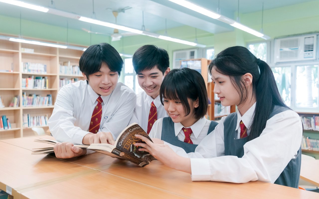 學校尤其重視拔尖以及英語學與教