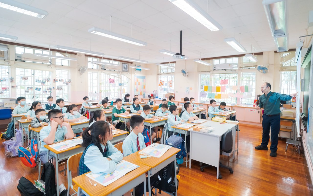 在英文科方面,學校推行跨學科閱讀