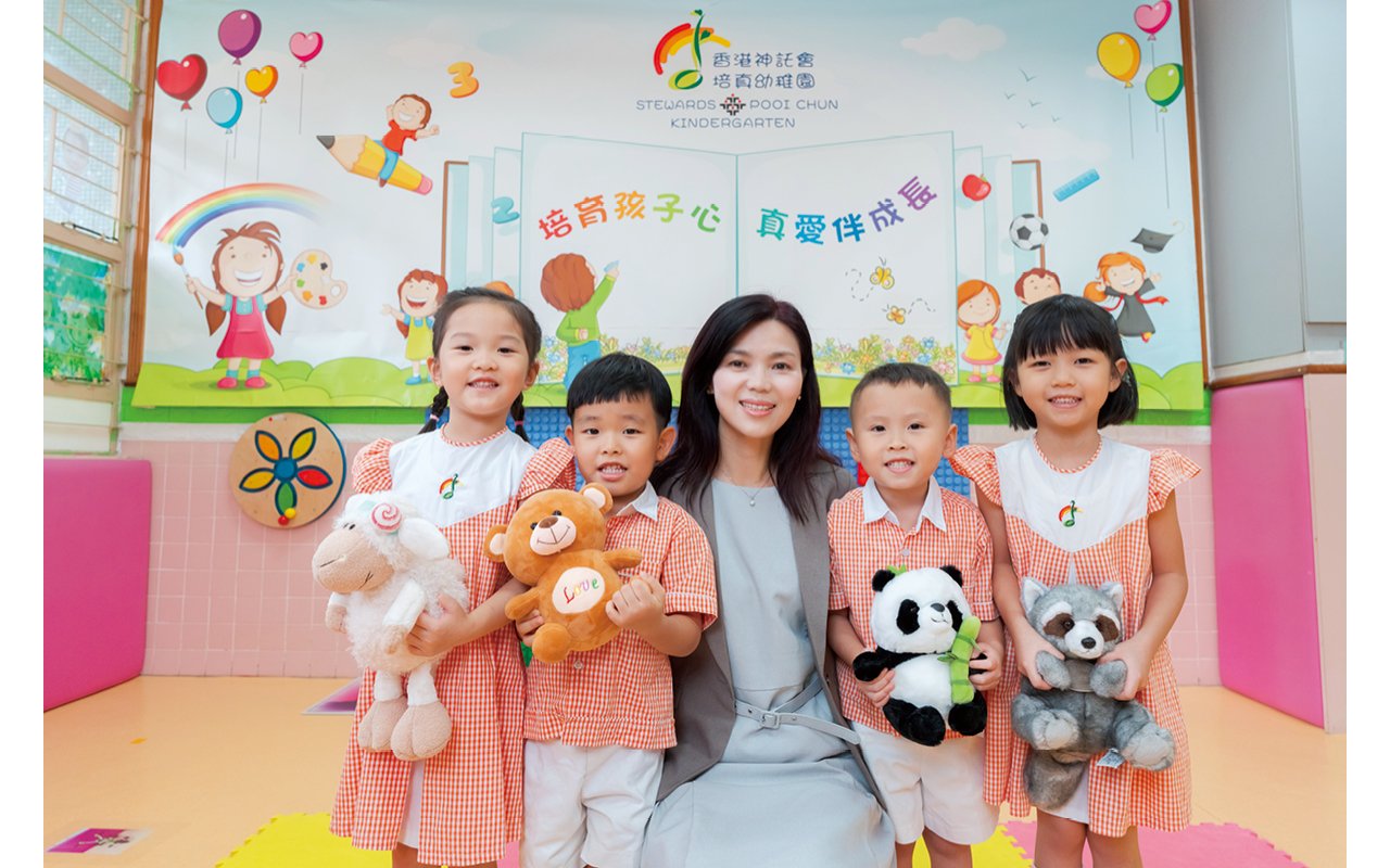 教学团队本着爱孩子、 爱家长的态度,舍己为人,服务社群,提供良好的学习环境