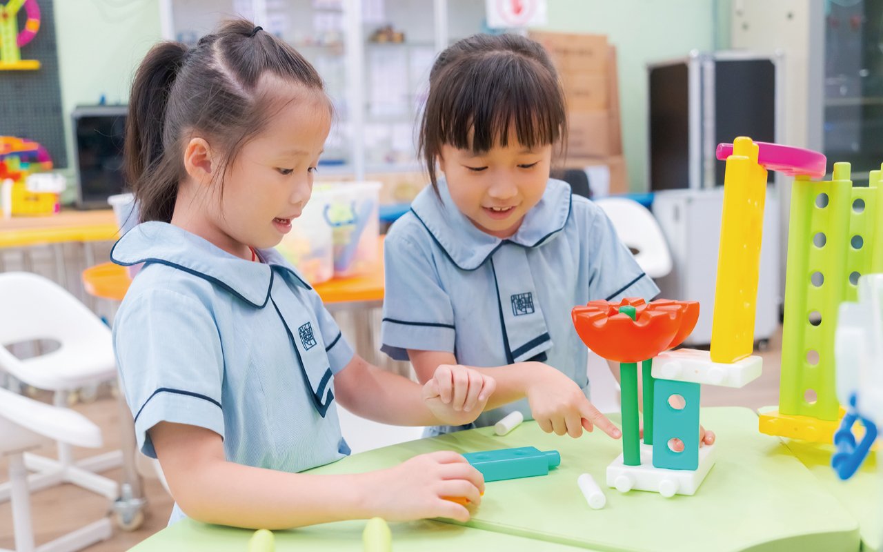 學校設有多元智能課,提供正規課程以外的學習體驗