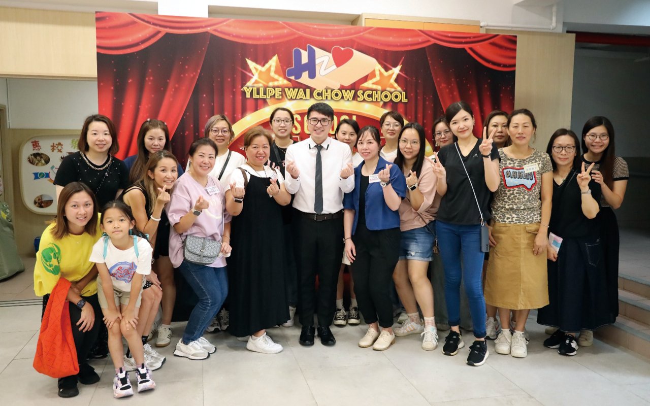 家長反應非常踴躍,他們很高興能夠看見子女在台上演出,見證着子女的成長
