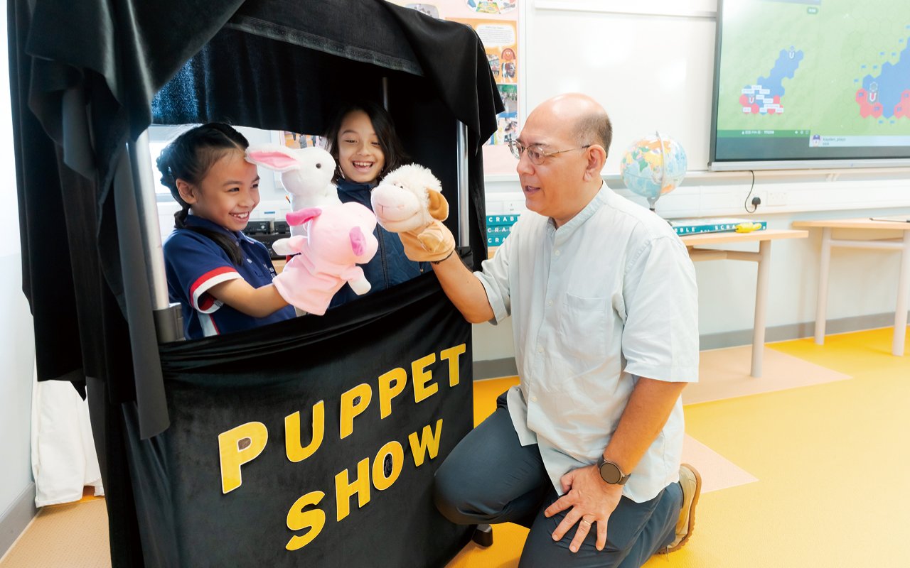 學校透過多元化課程培養學生的品德,教育他們關心社會