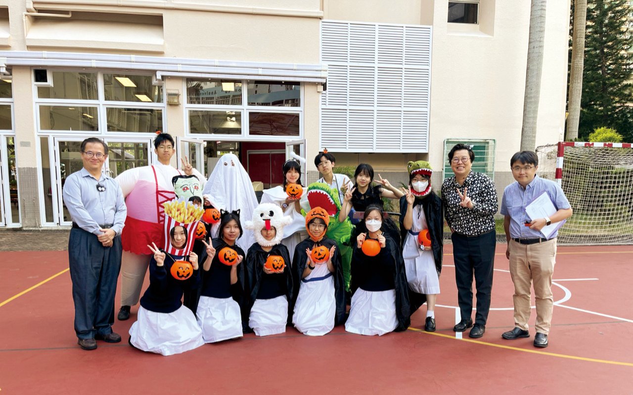 參與校內的各種活動,例如萬聖節、年宵攤位等