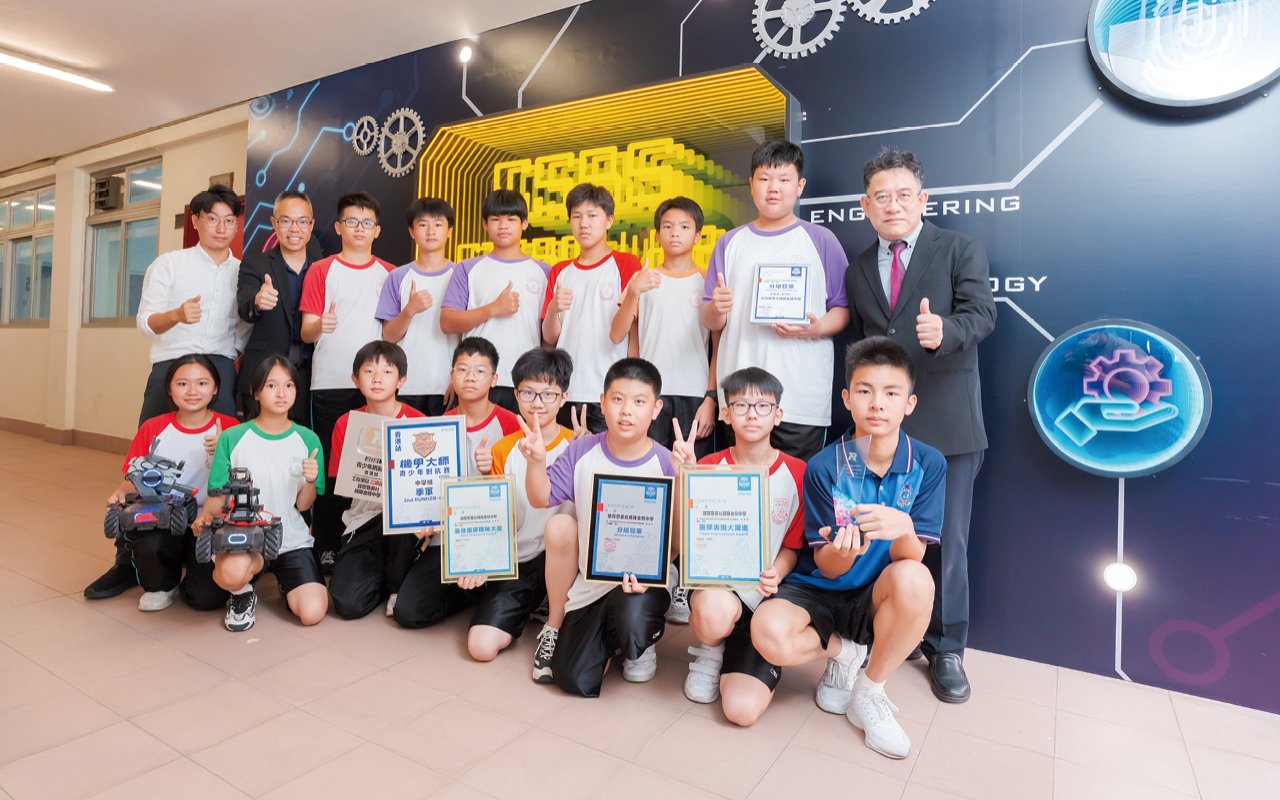 劉德銘校長非常重視同學的英文發展,逐步提高同學在「...