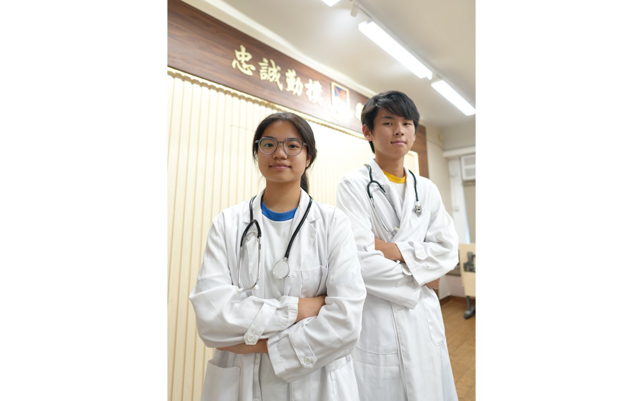 透過營造英語語境、規劃英語課程、設計多樣化活動,將英語自然連繫至校園生活之中