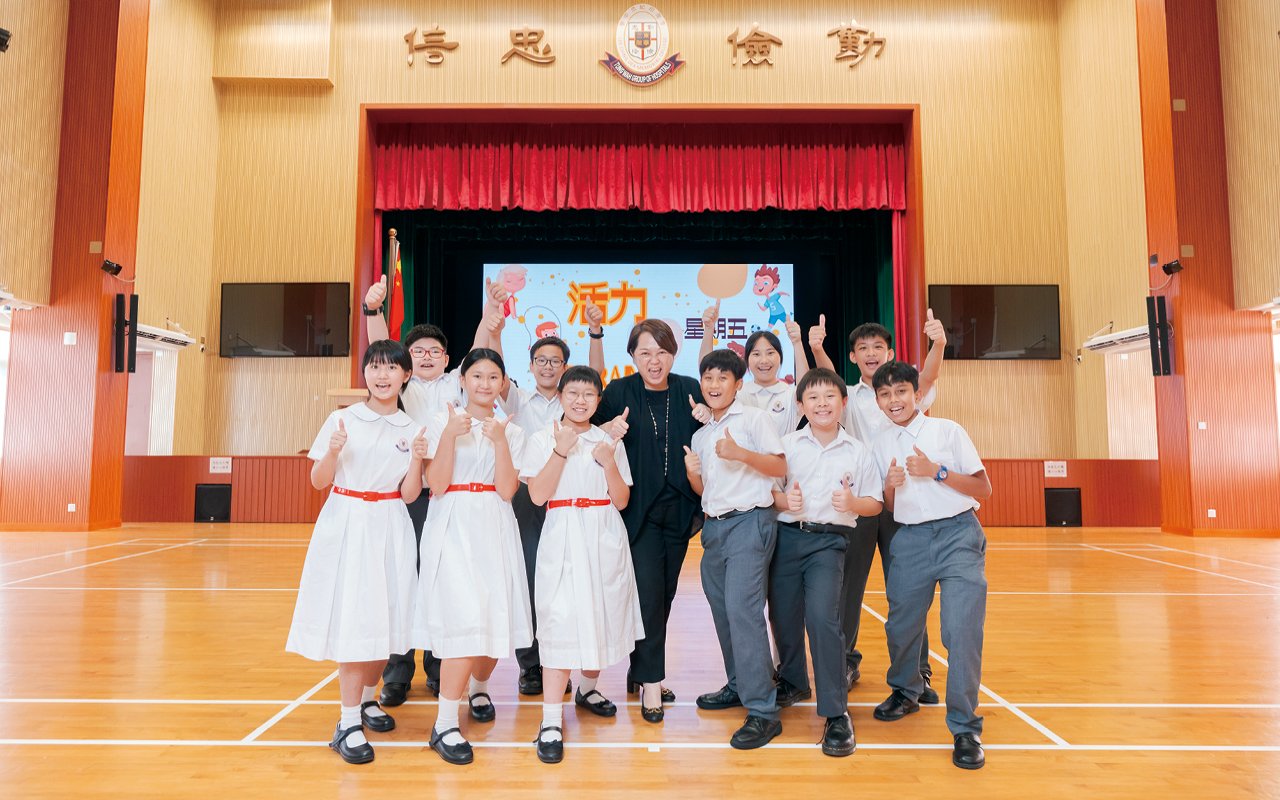 東華三院李潤田紀念中學近年採取了不同的英語增強措施,以提升學生的英文書寫和口語溝通能力