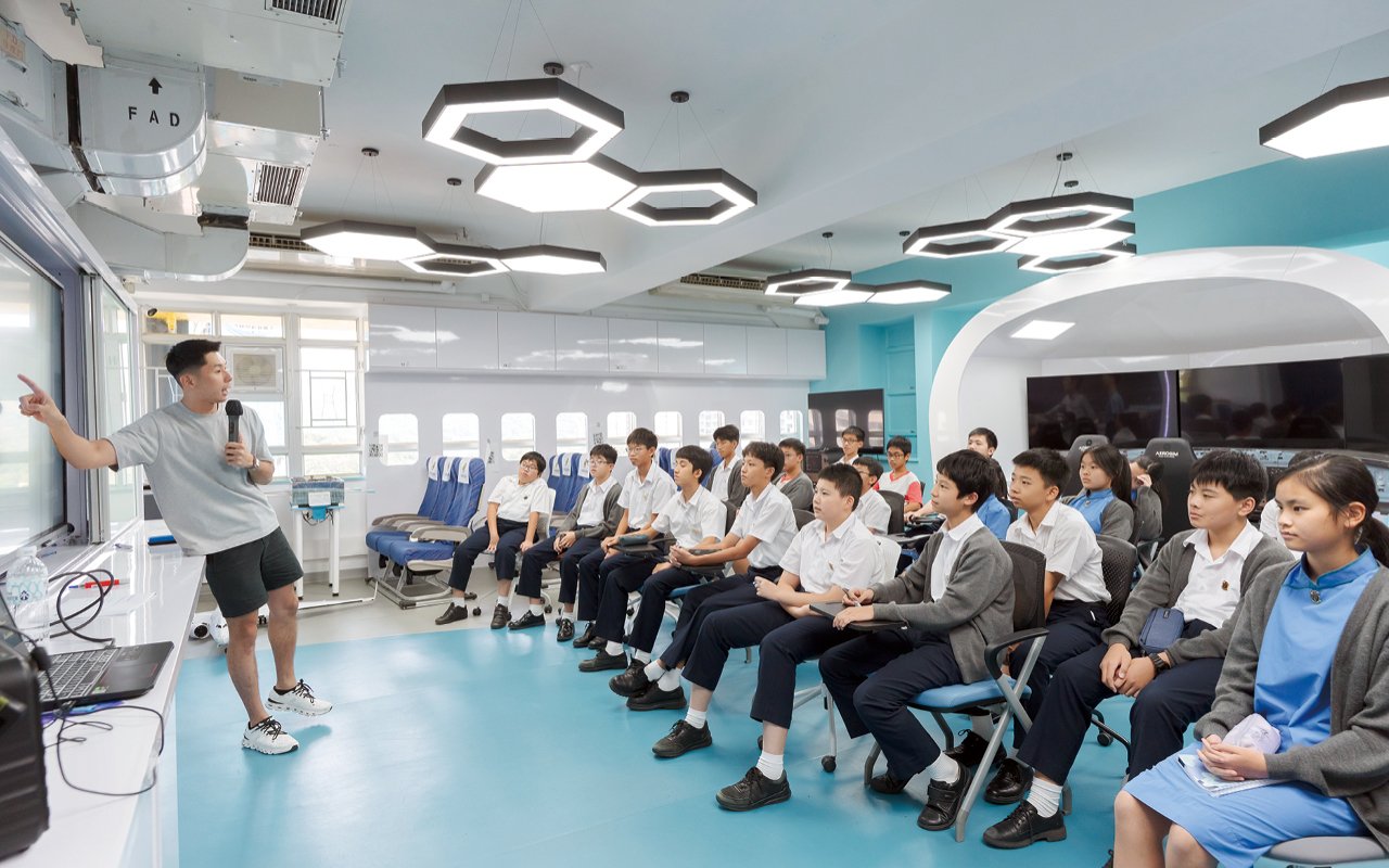 學校採用跨學科學習的策略,將科學科改為英語授課