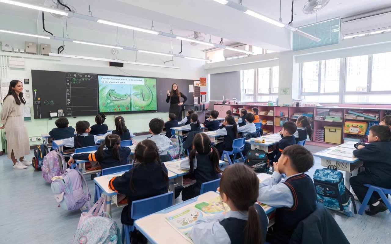 學校特別設立英文科學課程,以英語教授科學知識