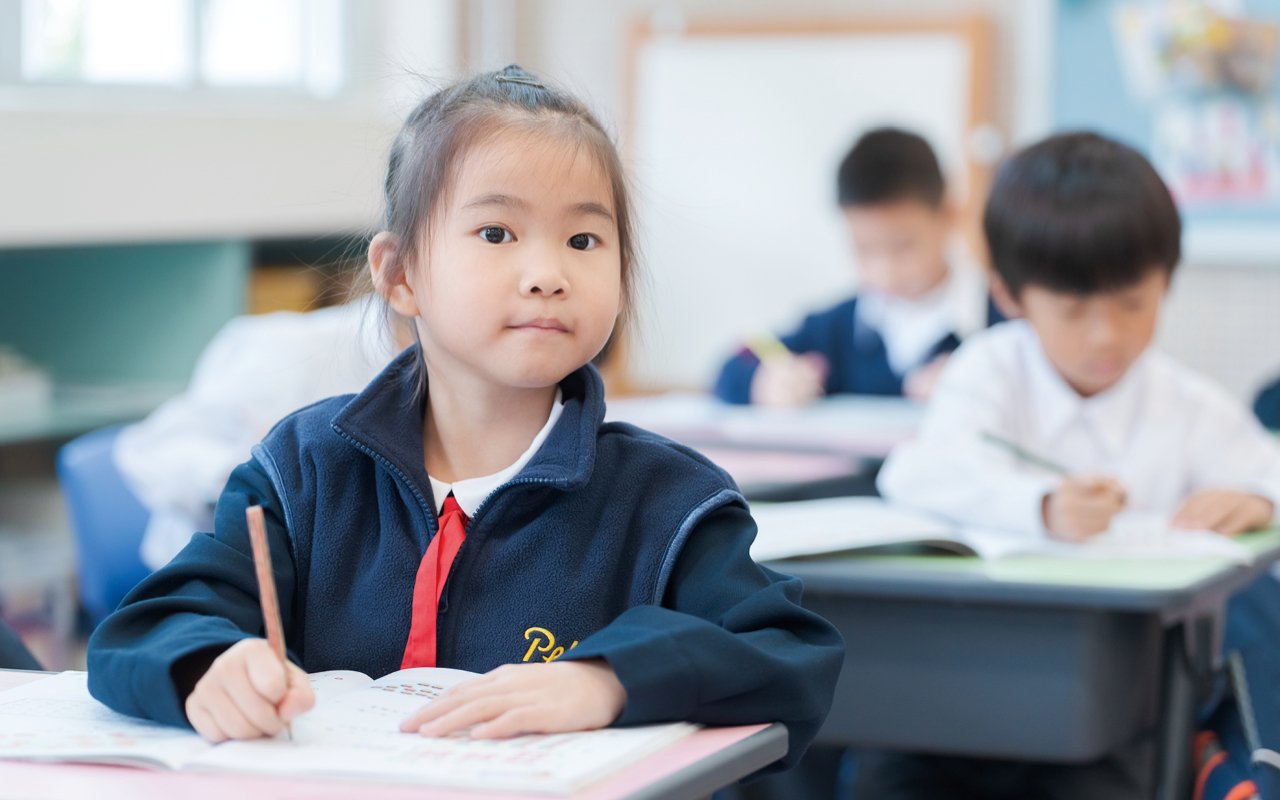 學生通過實際的交流,能逐漸克服對說英語的恐懼,增強自信心