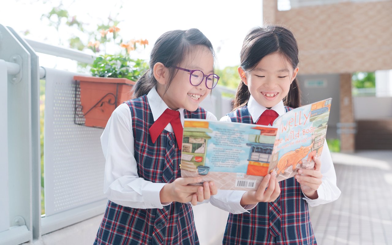 學校着重提升學生的英語詞彙量,為此特別購置詞彙書籍