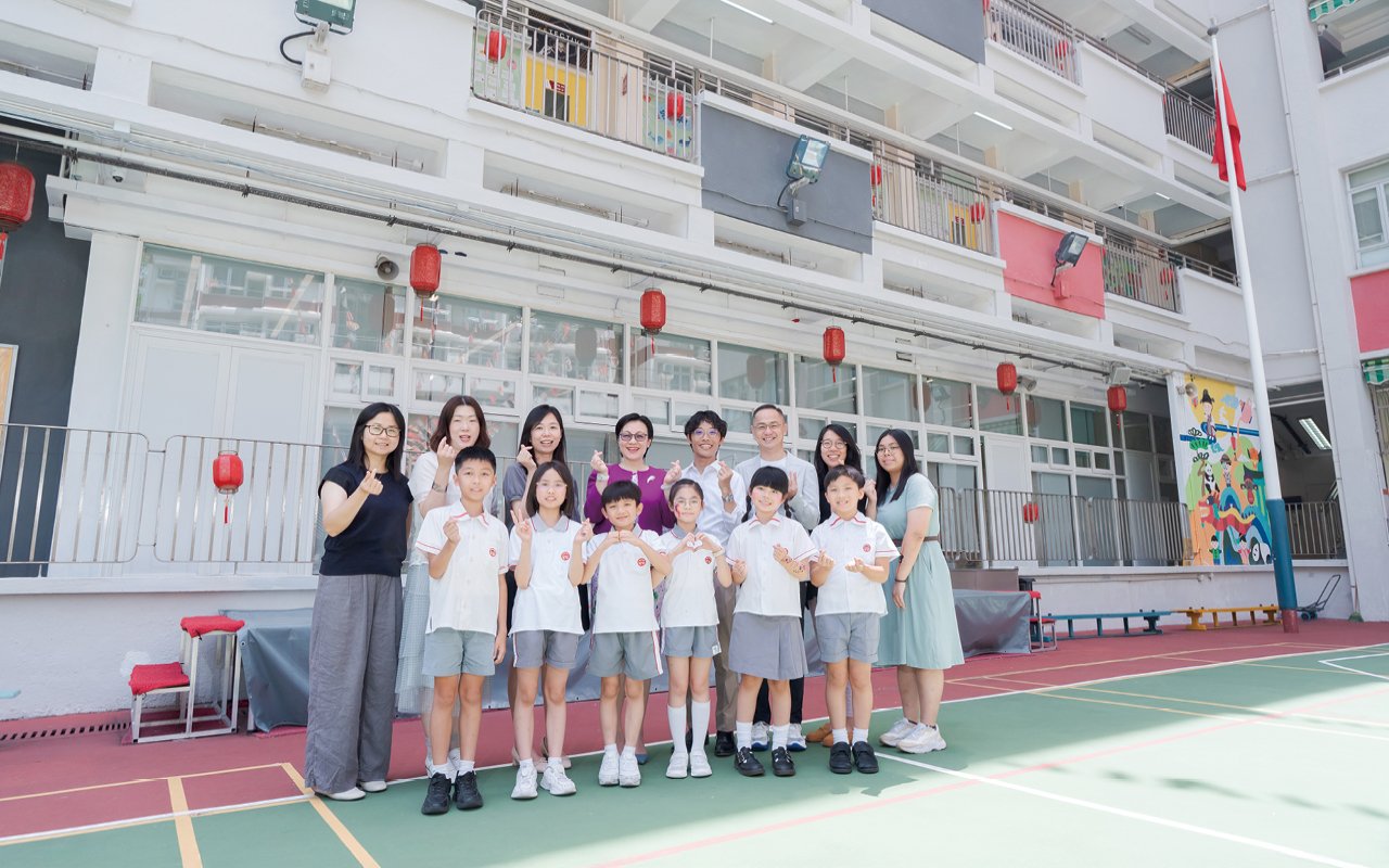 學校秉持「作育英才,服務社會」的校訓